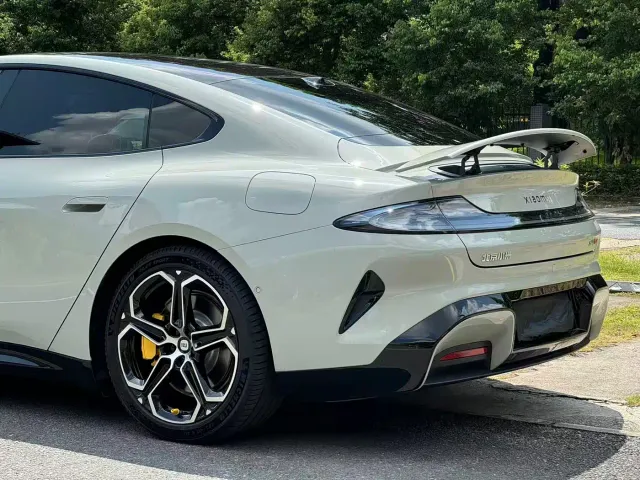 Xiaomi SU7 — Фото автомобиля 15