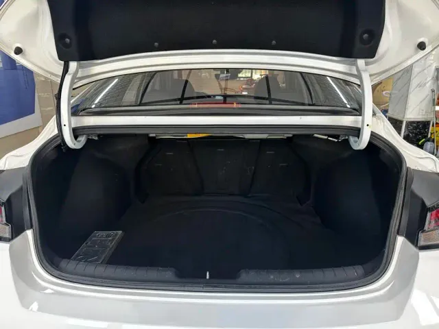 Hyundai Elantra — Фото автомобиля 25