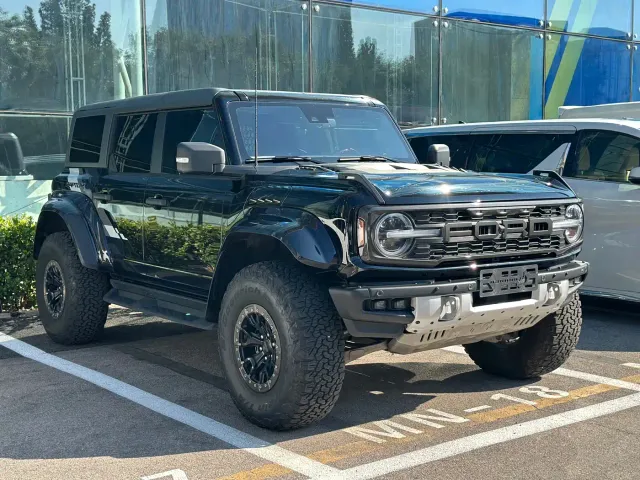 Ford Bronco — Фото автомобиля 3
