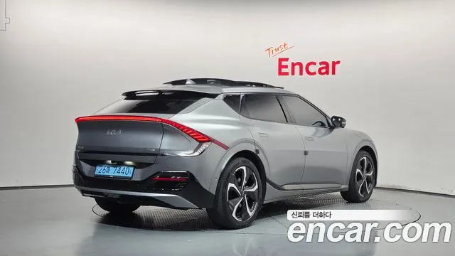 Kia EV6 — Фото автомобиля 2
