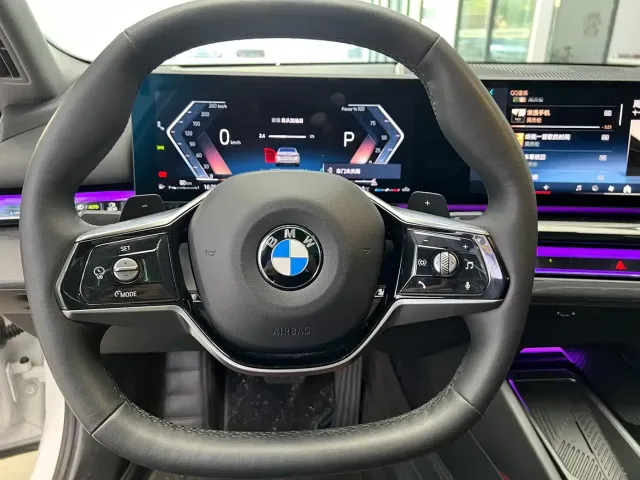 BMW 5 Series — Фото автомобиля 9