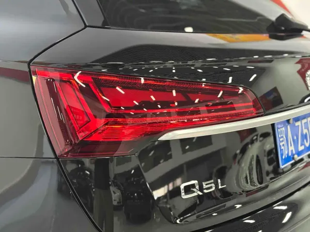 Audi Q5L — Фото автомобиля 16