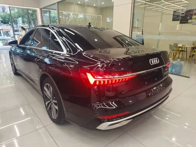 Audi A6L — Фото автомобиля 4