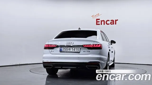 Audi A4 — Фото автомобиля 3