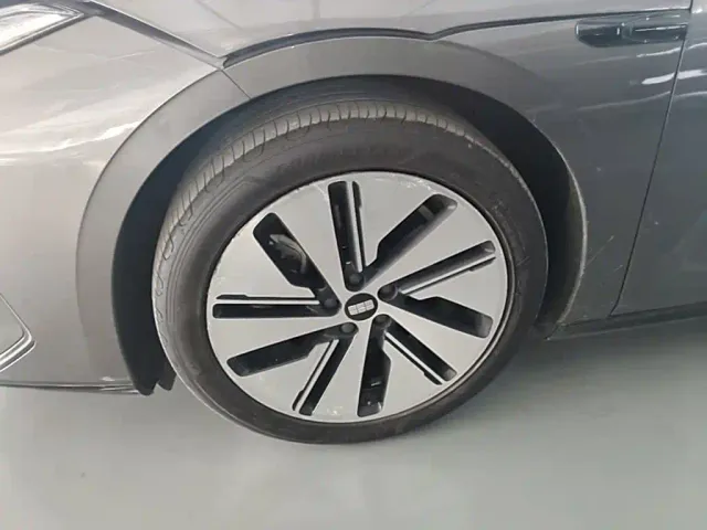 Geely Galaxy E8 — Фото автомобиля 22