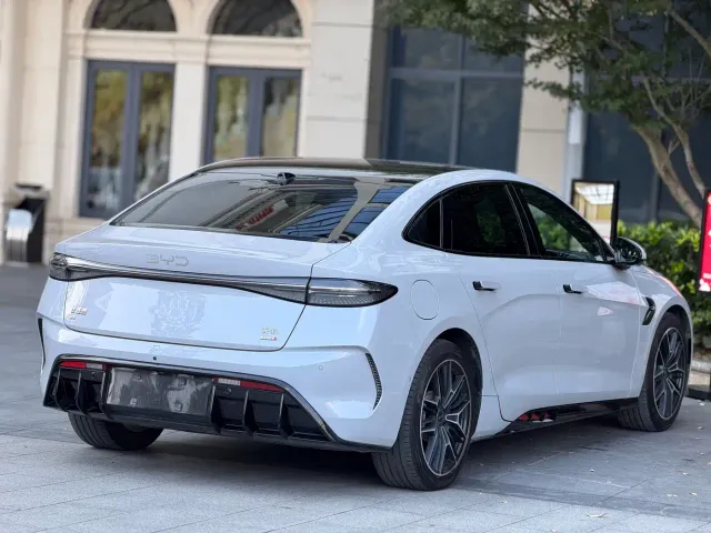 BYD Seal — Фото автомобиля 8