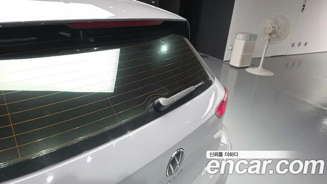 Volkswagen Golf Golf 8 поколение 2.0 TDI Prestige — Фото автомобиля 25