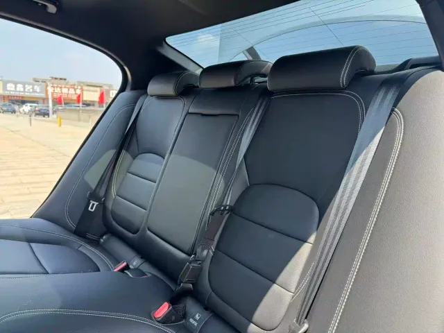 Jaguar XEL — Фото автомобиля 17