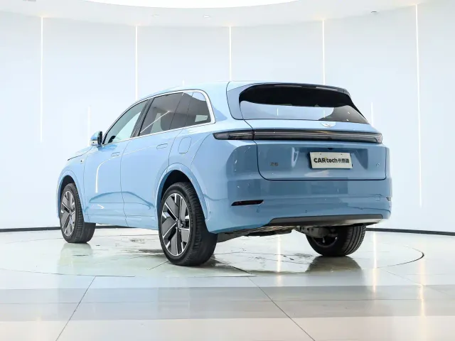 Li Auto L7 — Фото автомобиля 4
