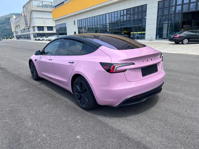Tesla Model 3 — Фото автомобиля 11