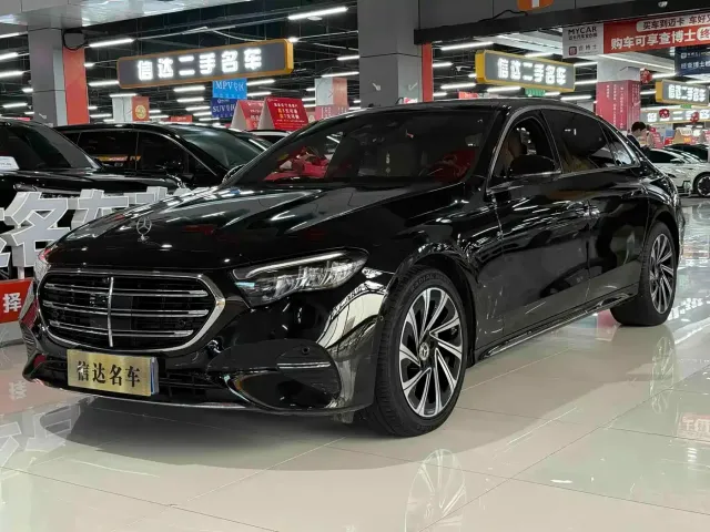 Фотография автомобиля — Mercedes-Benz E-Class