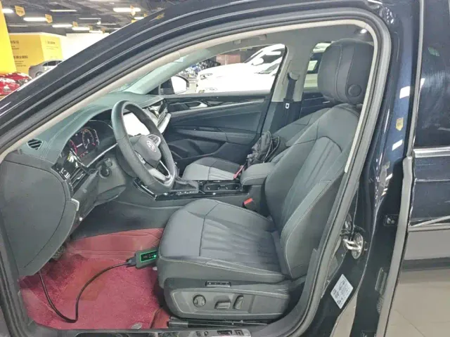 Volkswagen Passat — Фото автомобиля 14