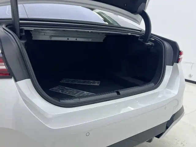 BMW 5 Series — Фото автомобиля 18