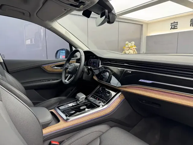 Audi Q7 — Фото автомобиля 7