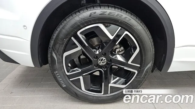Volkswagen Touareg Touareg 3 поколение 3.0 TDI Prestige — Фото автомобиля 5