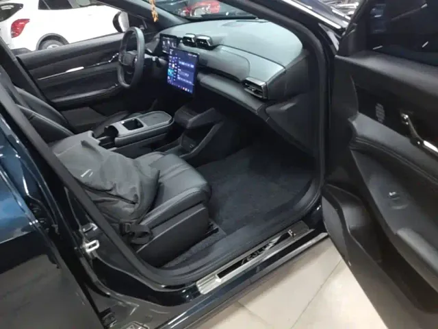 Dongfeng Fengshen L7 — Фото автомобиля 24