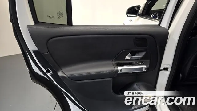 Mercedes-Benz EQB — Фото автомобиля 22