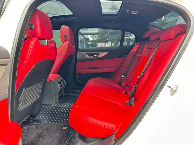 Jaguar XEL — Фото автомобиля 7