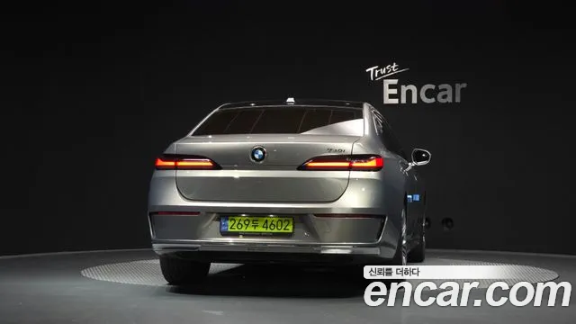 BMW 7-Series 7 серия (G70) 740i sDrive Design Pure Excellence — Фото автомобиля 3