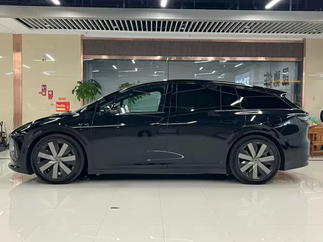 Li Auto i6 — Фото автомобиля 7