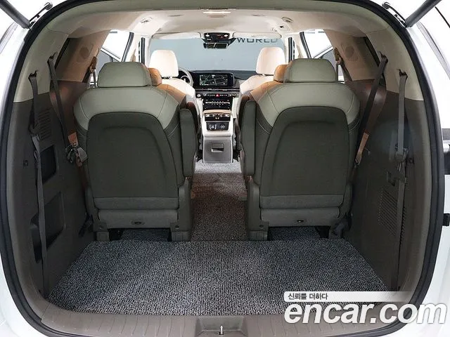 Kia Carnival Generation 4 — Фото автомобиля 5