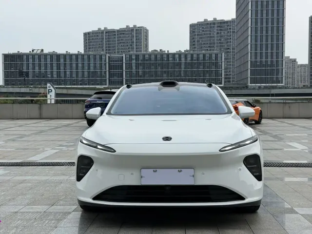 NIO NIO ET7 2024 100kWh Executive Signature Edition — Фото автомобиля 2