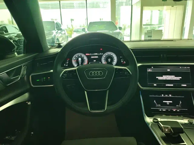 Audi A6L — Фото автомобиля 10