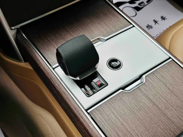 Land Rover Range Rover — Фото автомобиля 9
