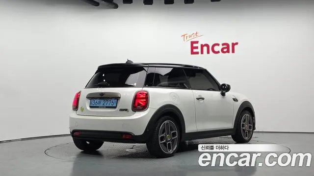 Фотография автомобиля — MINI Cooper Cooper Electric