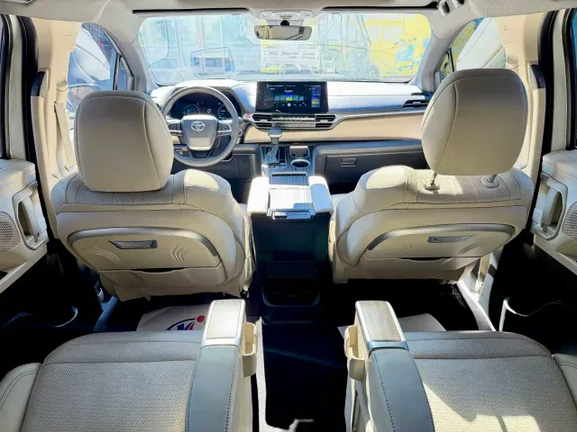 Toyota Granvia — Фото автомобиля 14