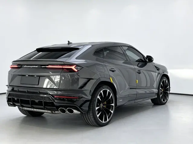 Lamborghini Urus — Фото автомобиля 4