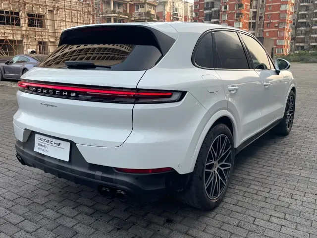 Porsche Cayenne — Фото автомобиля 16
