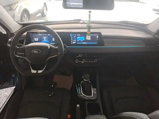 Ford Escort — Фото автомобиля 9