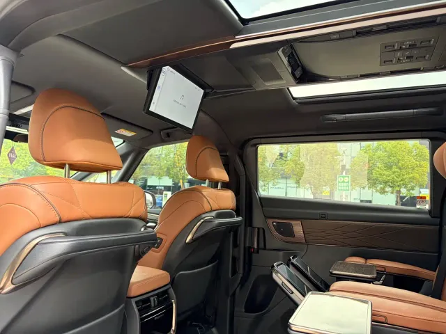 Toyota Alphard — Фото автомобиля 11