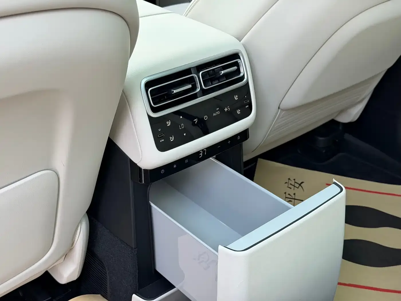 Li Auto Li Auto L7 2025 Max Smart Renewal Edition — Фото автомобиля 19