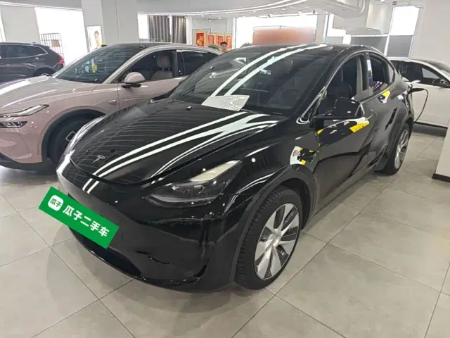 Фотография автомобиля — Tesla Model Y