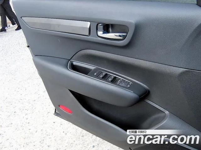 Renault-KoreaSamsung QM6 Новый QM6 Quest 2.0 LPe LE 2WD — Фото автомобиля 13