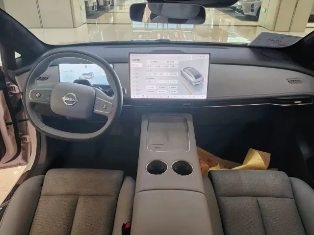 Nissan N7 — Фото автомобиля 14