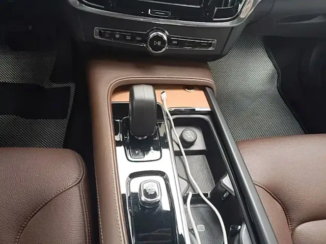 Volvo S90 — Фото автомобиля 13