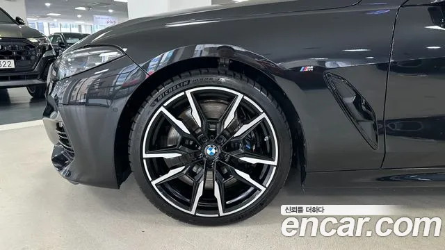 BMW 8 Series G15 — Фото автомобиля 5