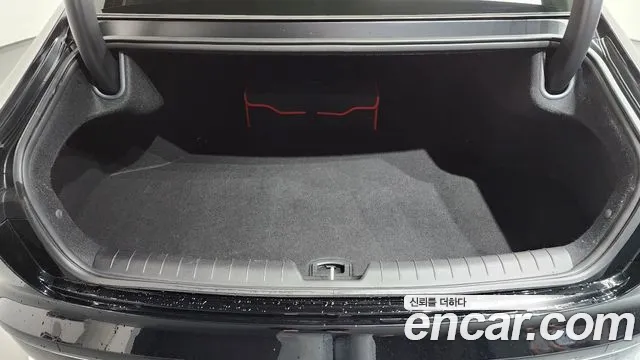 Hyundai Grandeur Grandeur (GN7) 2.5 Бензин 2WD — Фото автомобиля 20