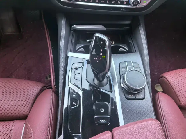 BMW 5 Series — Фото автомобиля 30