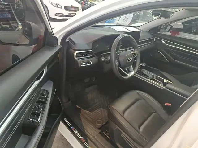 Geely Emgrand — Фото автомобиля 15