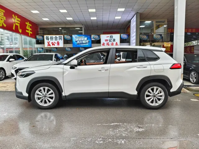 Toyota Corolla Cross — Фото автомобиля 10