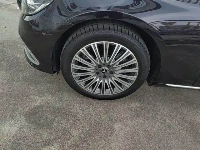Mercedes-Benz E-Class — Фото автомобиля 22