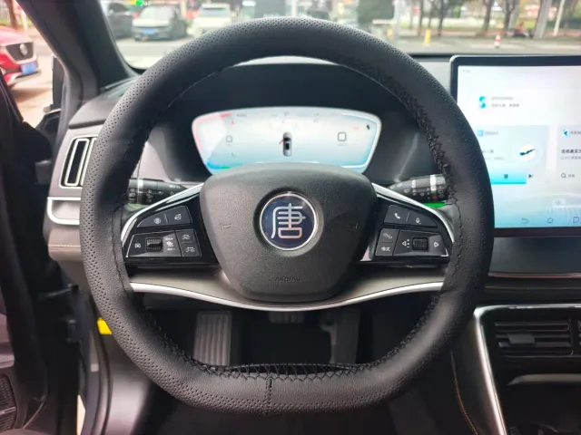 BYD Tang — Фото автомобиля 13
