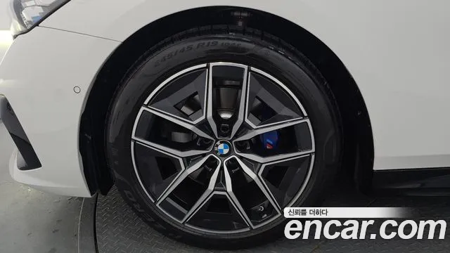 BMW 5-Series — Фото автомобиля 3