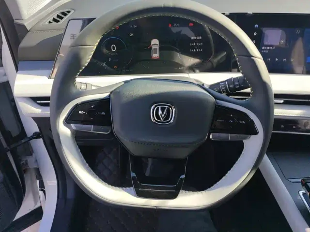 Changan CS75 Plus — Фото автомобиля 15