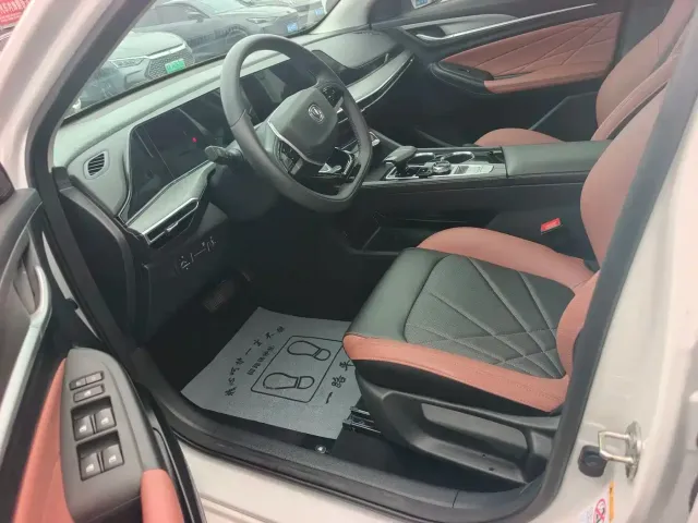 Changan Eado — Фото автомобиля 6