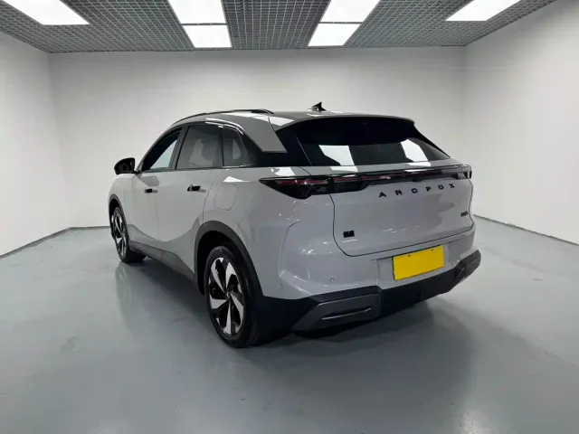 Arcfox Alpha T5 — Фото автомобиля 5
